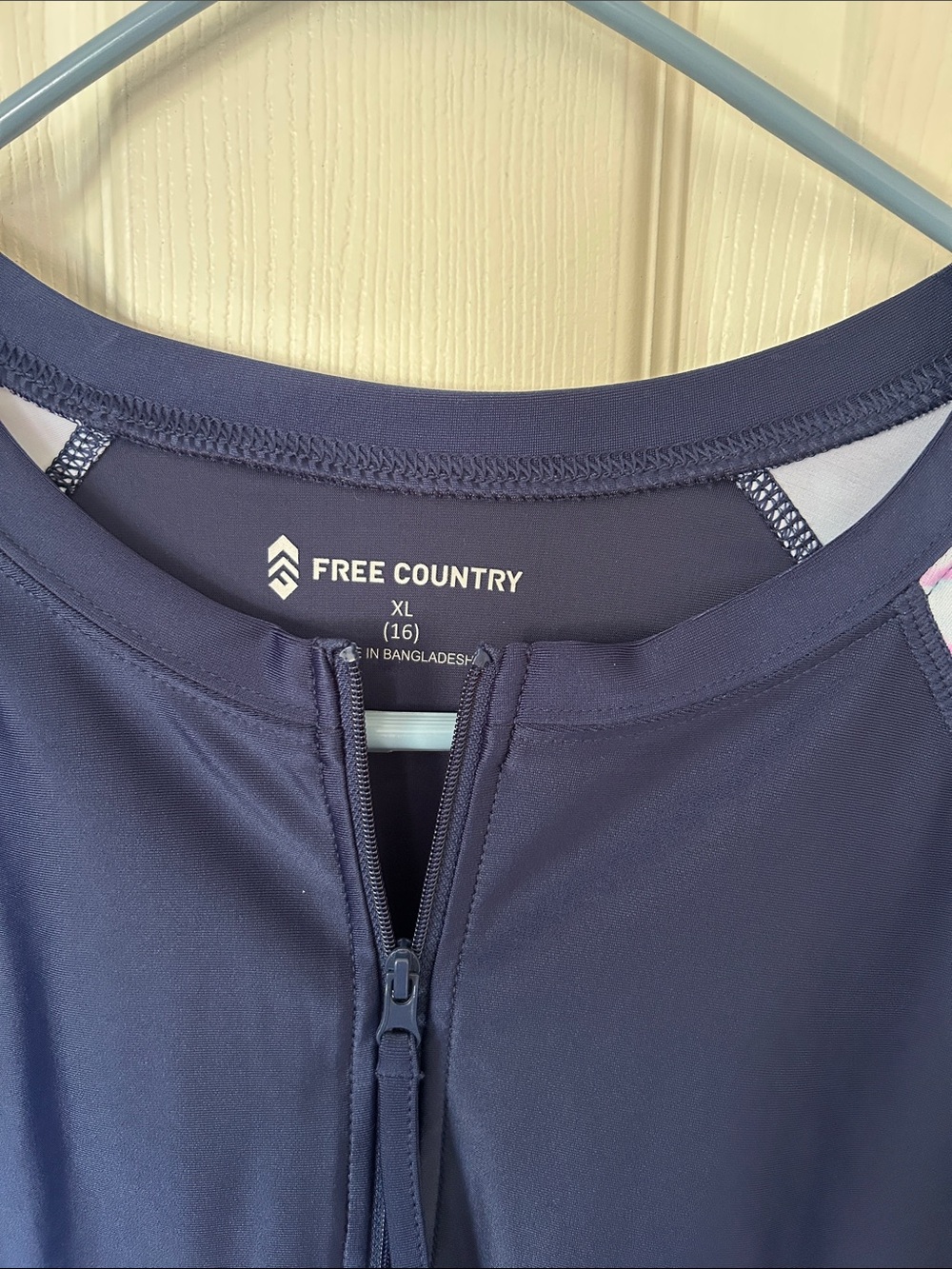 Free Country Navy Rash Guard - Picture 2 of 4